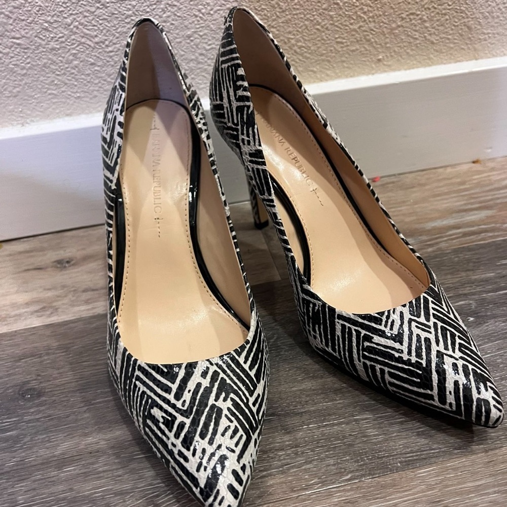 banana republic leather stiletto